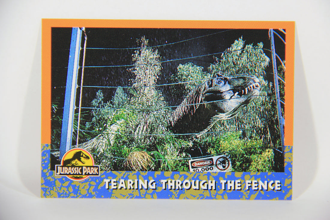 Jurassic Park 1993 Trading Card #31 Tearing Through The Fence ENG Topps L016282