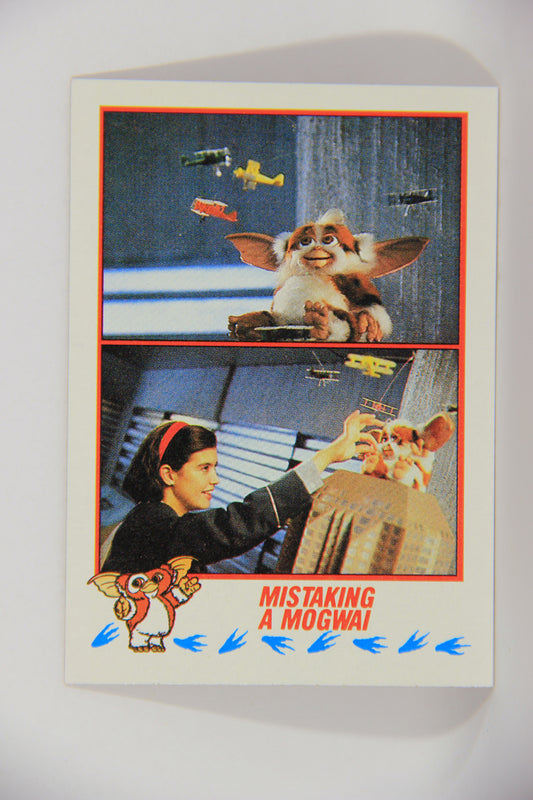 Gremlins 2 The New Batch 1990 Trading Card #33 Mistaking A Mogwai ENG L016372