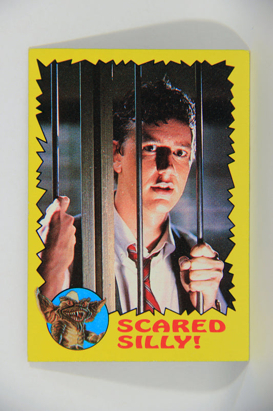 Gremlins 1984 Trading Card #46 Scared Silly ENG Topps L016472