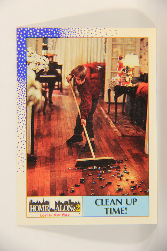 Home Alone 2 Lost In New York 1992 Trading Card #9 Clean Up Time ENG L016879