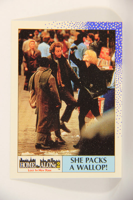 Home Alone 2 Lost In New York 1992 Trading Card #36 She Packs A Wallop ENG L016906