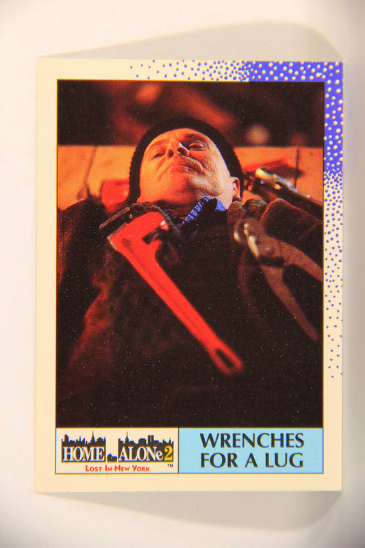 Home Alone 2 Lost In New York 1992 Trading Card #44 Wrenches For A Lug ENG L016914