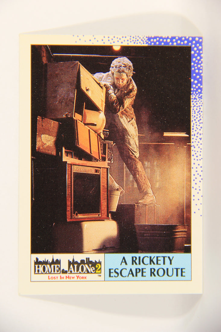 Home Alone 2 Lost In New York 1992 Trading Card #48 A Rickety Escape Route ENG L016918
