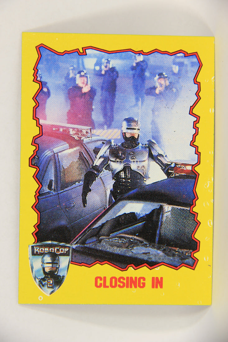 RoboCop 2 Topps 1990 Trading Card #66 Closing In ENG L017295