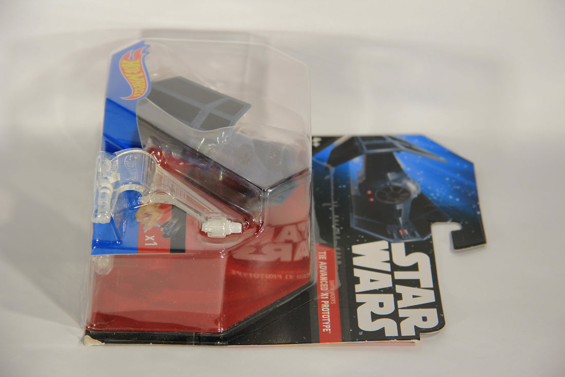 Star Wars Hot Wheels Die-Cast Flight Navigator #12 TIE Advanced X1 Prototype New L017566