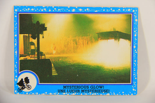 E.T. The Extra-Terrestrial 1982 Trading Card #4 Mysterious Glow FR-ENG OPC L018031