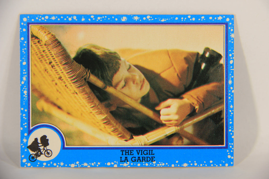 E.T. The Extra-Terrestrial 1982 Trading Card #8 The Vigil FR-ENG OPC L018035