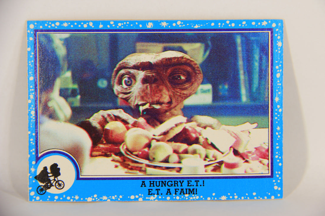 E.T. The Extra-Terrestrial 1982 Trading Card #19 A Hungry E.T. FR-ENG OPC L018046
