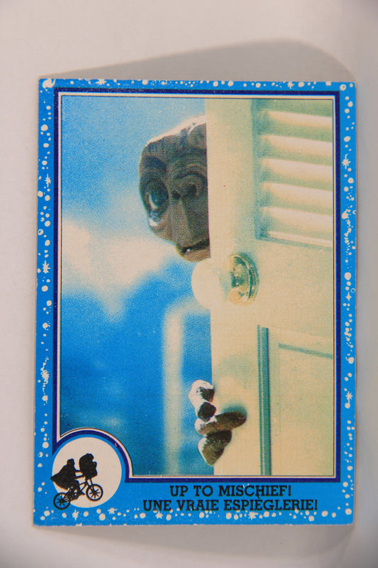 E.T. The Extra-Terrestrial 1982 Trading Card #23 Up To Mischief FR-ENG OPC L018050