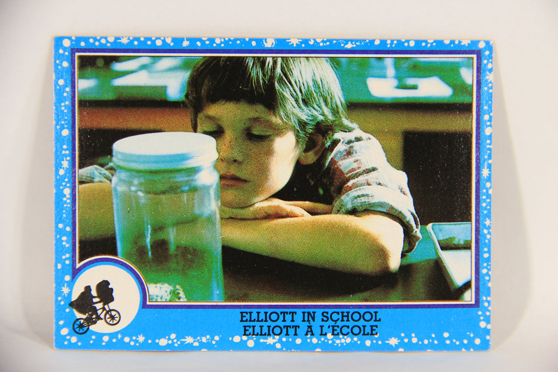 E.T. The Extra-Terrestrial 1982 Trading Card #28 Elliott In School FR-ENG OPC L018055