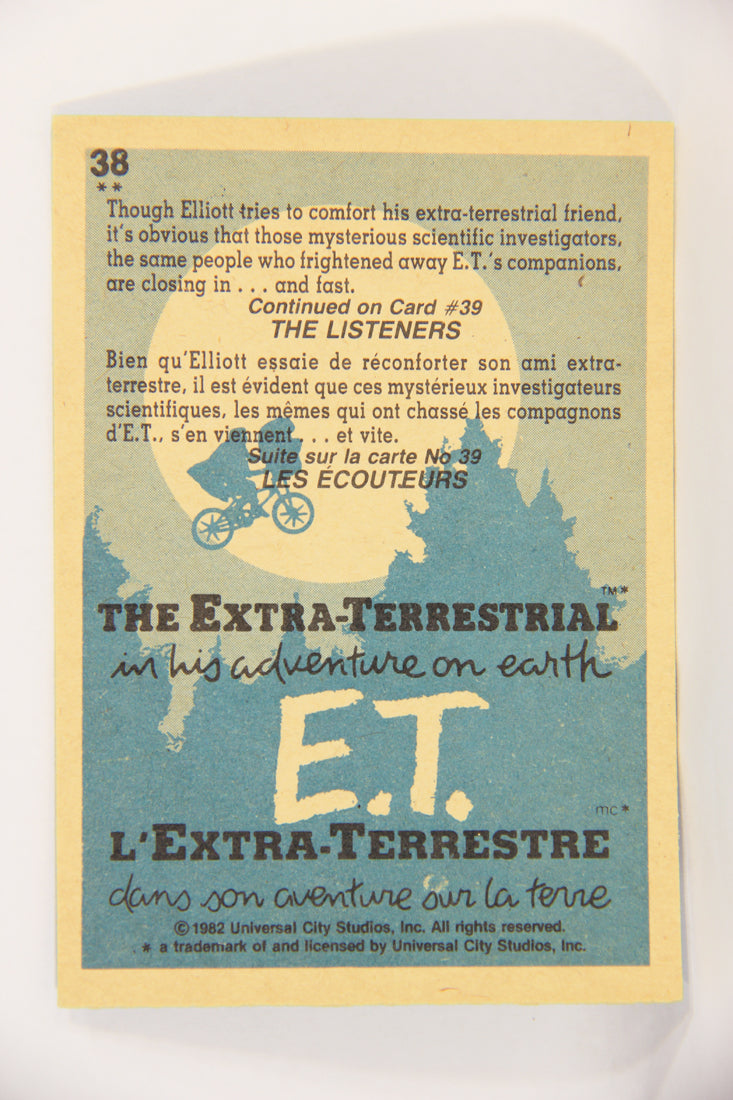 E.T. The Extra-Terrestrial 1982 Trading Card #38 They're Coming To Get Us FR-ENG OPC L018065