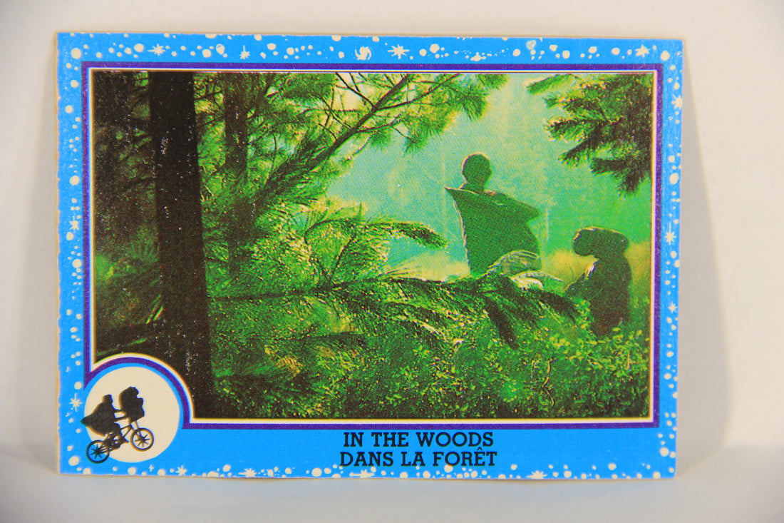 E.T. The Extra-Terrestrial 1982 Trading Card #46 In The Woods FR-ENG OPC L018073