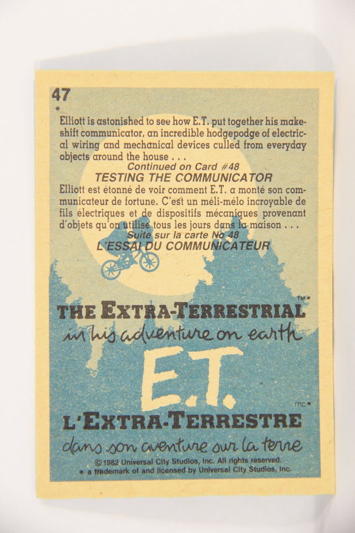 E.T. The Extra-Terrestrial 1982 Trading Card #47 E.T. Phones Home FR-ENG OPC L018074