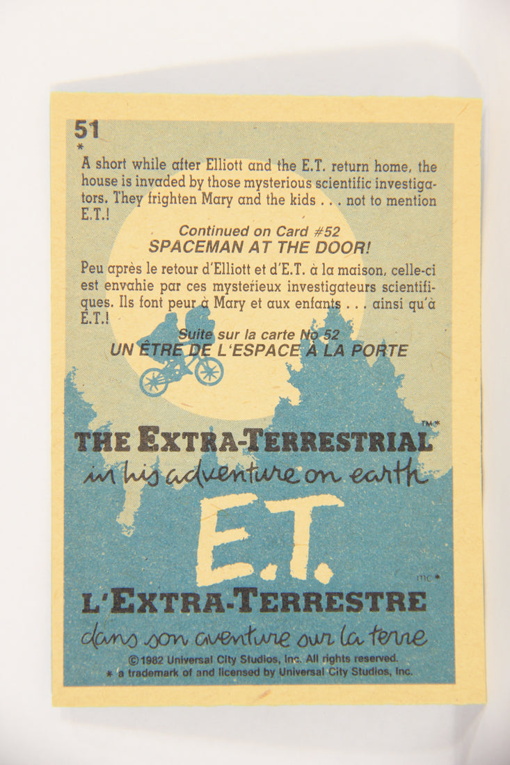 E.T. The Extra-Terrestrial 1982 Trading Card #51 Their Home Besieged FR-ENG OPC L018078