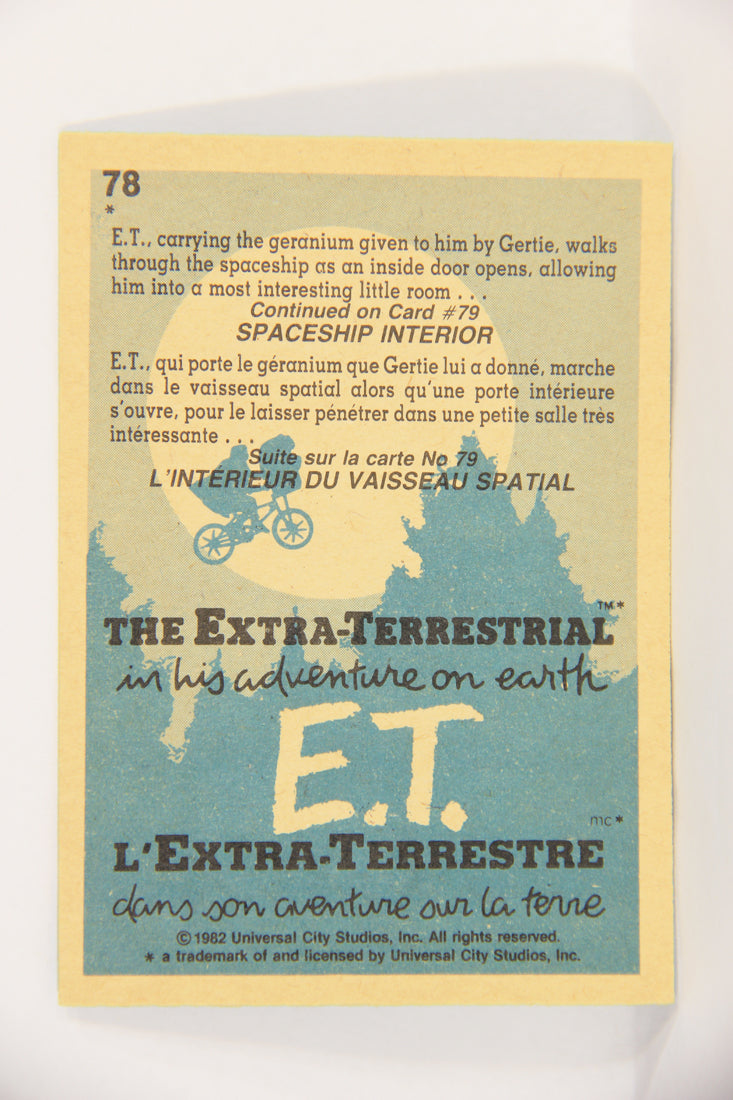 E.T. The Extra-Terrestrial 1982 Trading Card #78 E.T. And His Gift FR-ENG OPC L018105