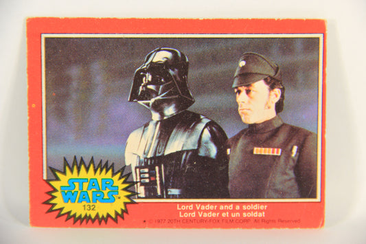 Star Wars 1977 Trading Card #132 Lord Vader And A Soldier FR-ENG OPC L018822