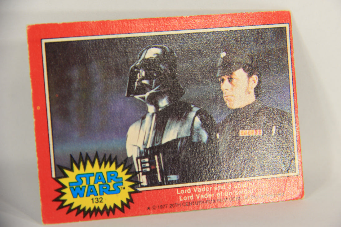 Star Wars 1977 Trading Card #132 Lord Vader And A Soldier FR-ENG OPC L018822