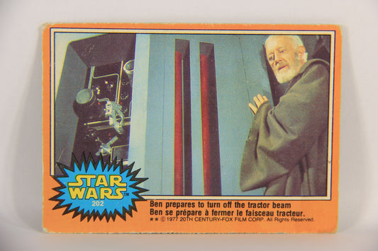 Star Wars 1977 Card #202 Ben Prepares To Turn Off The Tractor Beam FR-ENG OPC L018857