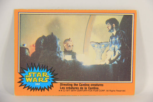 Star Wars 1977 Trading Card #242 Directing The Cantina Creatures FR-ENG OPC L018877