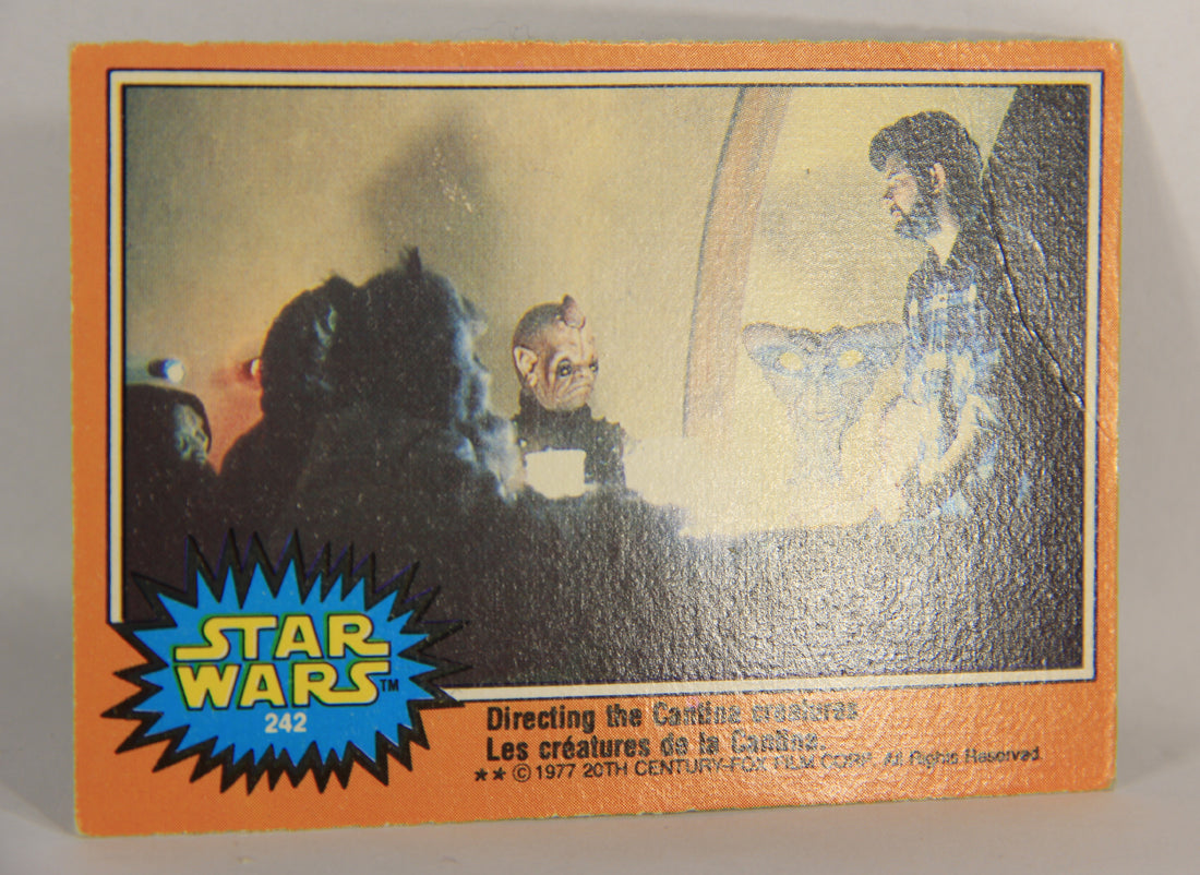 Star Wars 1977 Trading Card #242 Directing The Cantina Creatures FR-ENG OPC L018877