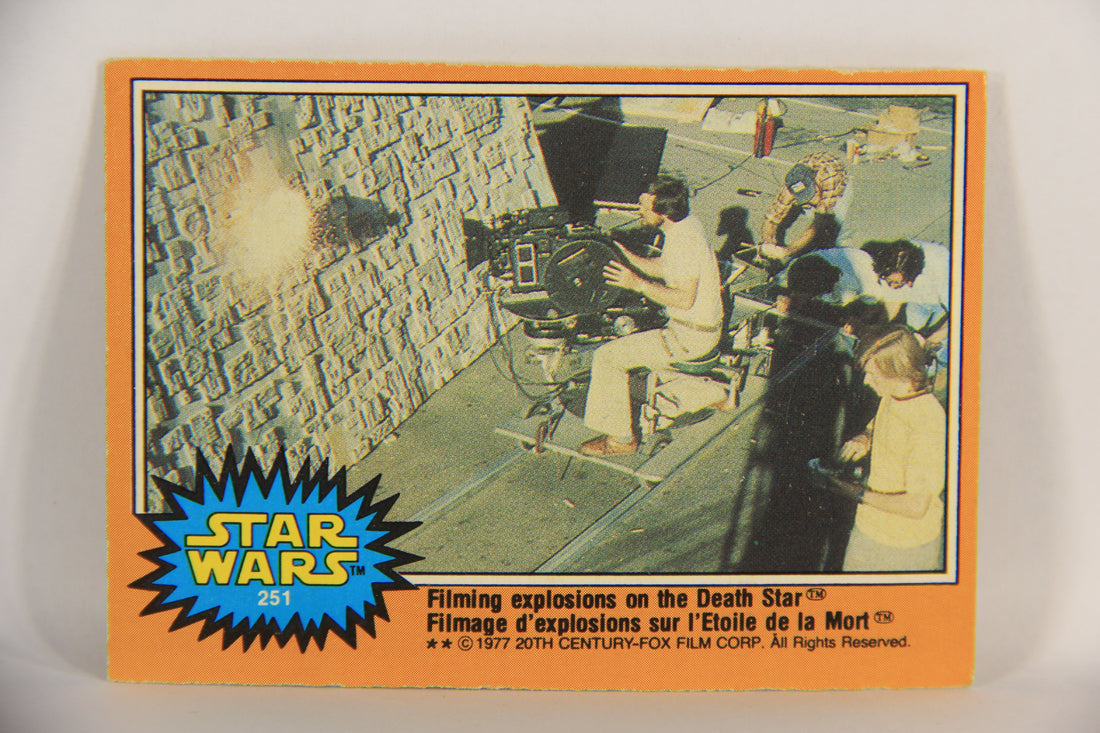 Star Wars 1977 Card #251 Filming Explosions On The Death Star FR-ENG OPC L018881