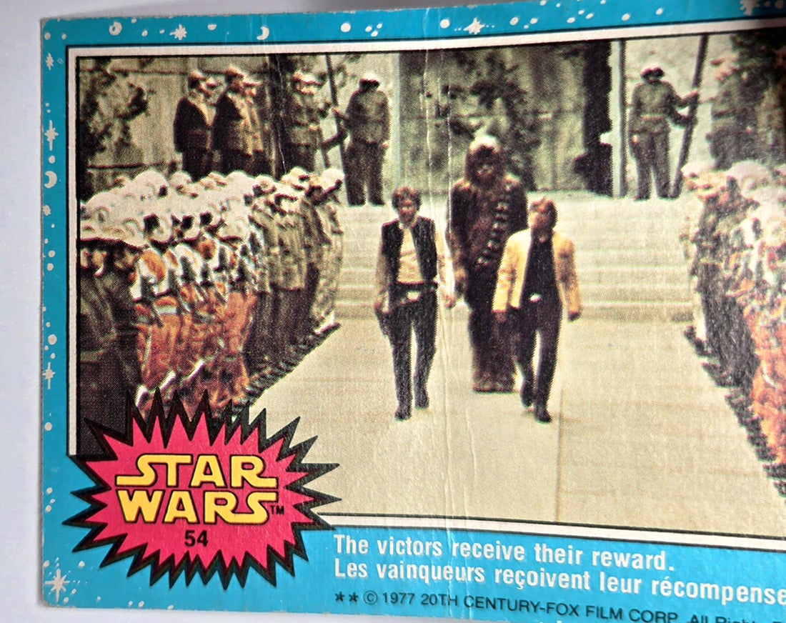 Star Wars 1977 Trading Card #54 The Victors Receive Their Reward FR-ENG OPC L019227