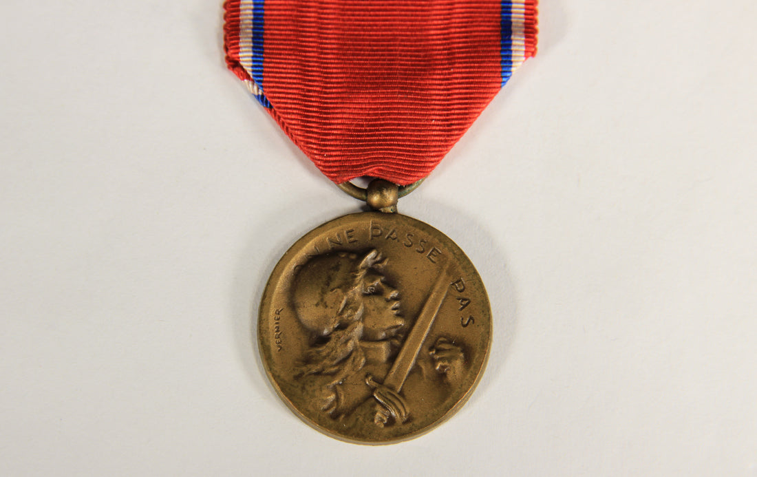 France 1917 WWI Médaille De La Bataille De Verdun Type 1 - Battle Of Verdun - Bronze L019471