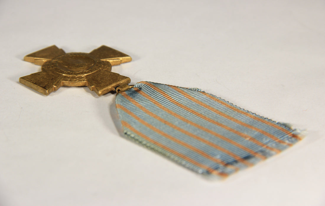 France 1930 WWI War Medal La Croix Du Combattant - Combatant's Cross - Bronze L019475