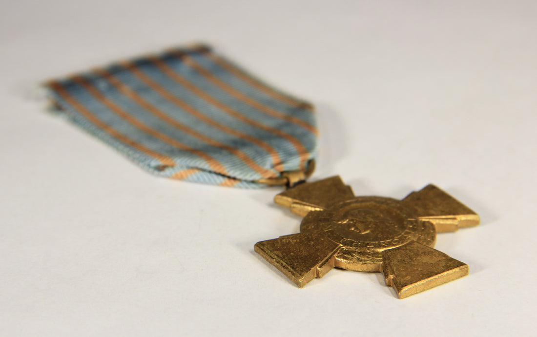 France 1930 WWI War Medal La Croix Du Combattant - Combatant's Cross - Bronze L019475