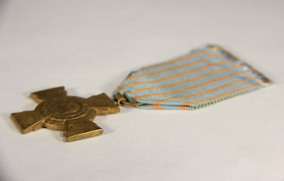 France 1930 WWI War Medal La Croix Du Combattant - Combatant's Cross - Bronze L019475