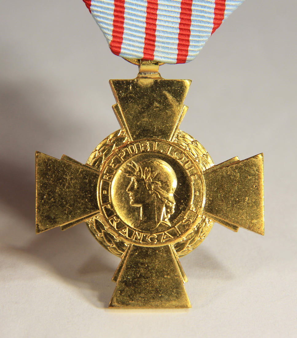 France 1930 WWI War Medal La Croix Du Combattant - Combatant's Cross - Bronze L019476