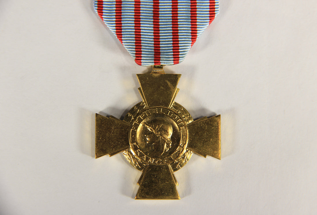 France 1930 WWI War Medal La Croix Du Combattant - Combatant's Cross - Bronze L019476