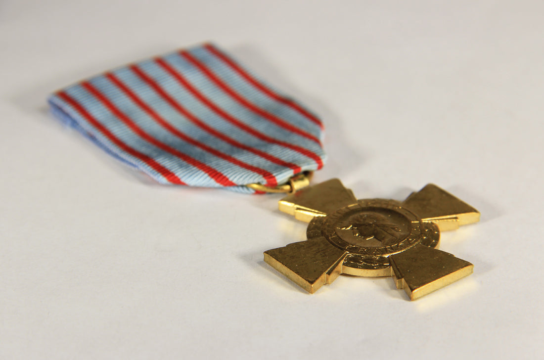 France 1930 WWI War Medal La Croix Du Combattant - Combatant's Cross - Bronze L019476