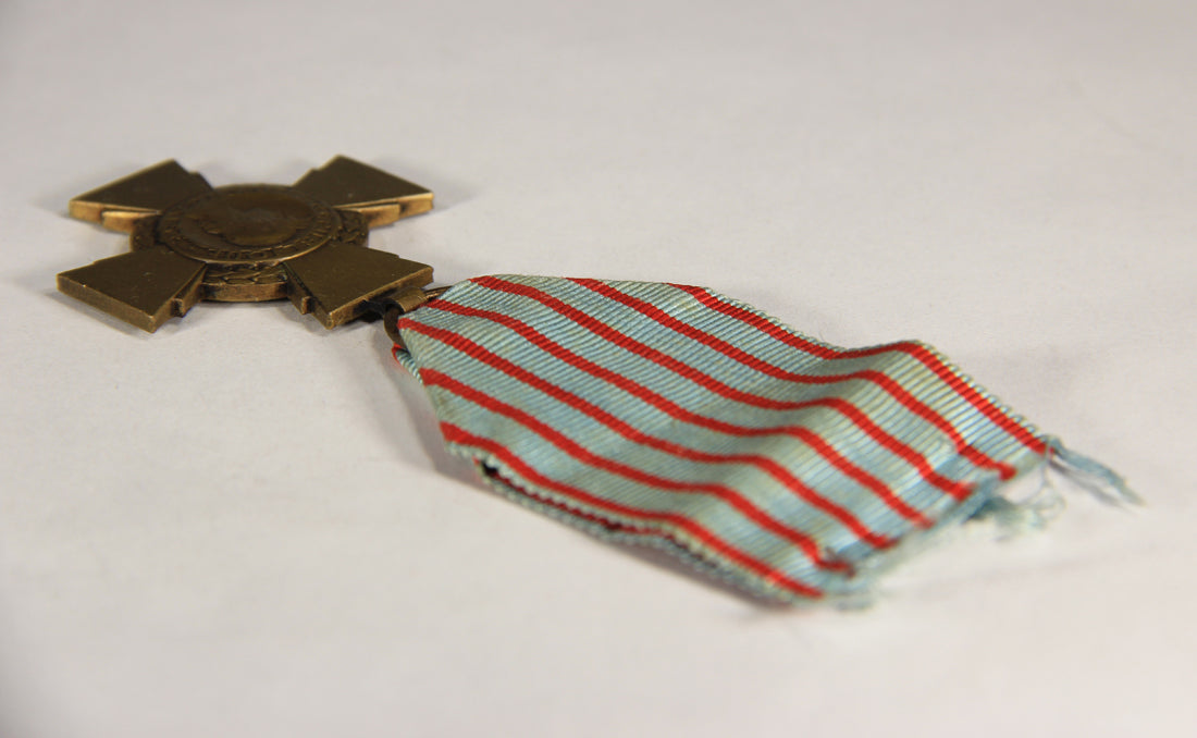 France 1930 WWI War Medal La Croix Du Combattant - Combatant's Cross - Bronze L019477
