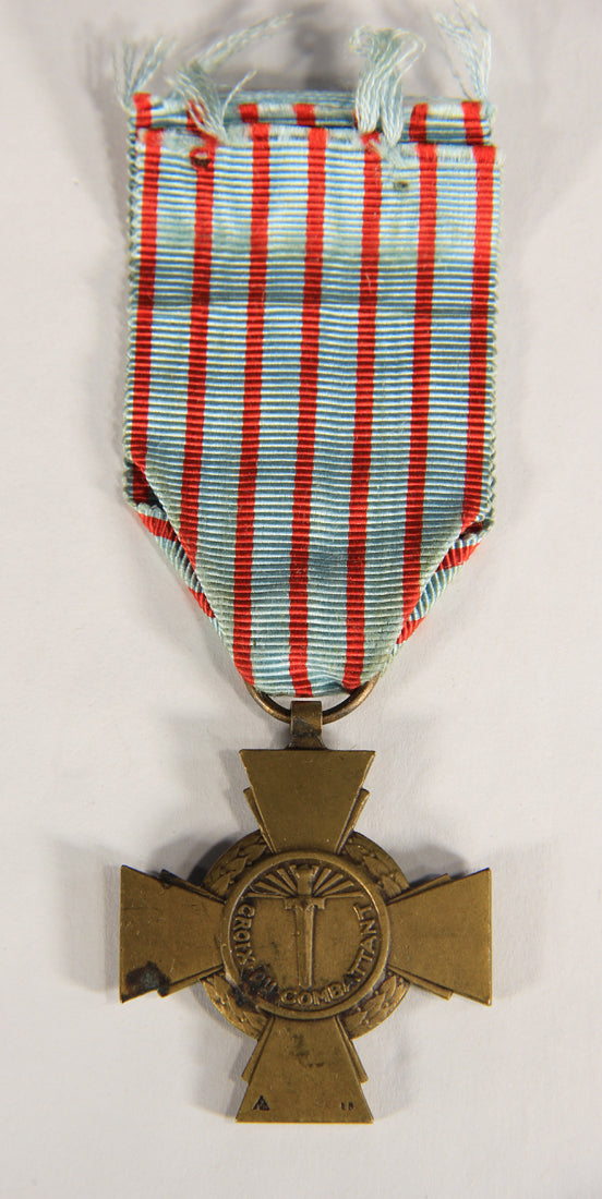 France 1930 WWI War Medal La Croix Du Combattant - Combatant's Cross - Bronze L019477