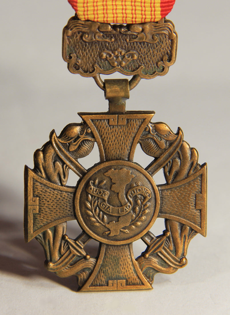 South Vietnam 1950 War Medal - Gallantry Cross - Bronze - Croix De Vaillance L019494