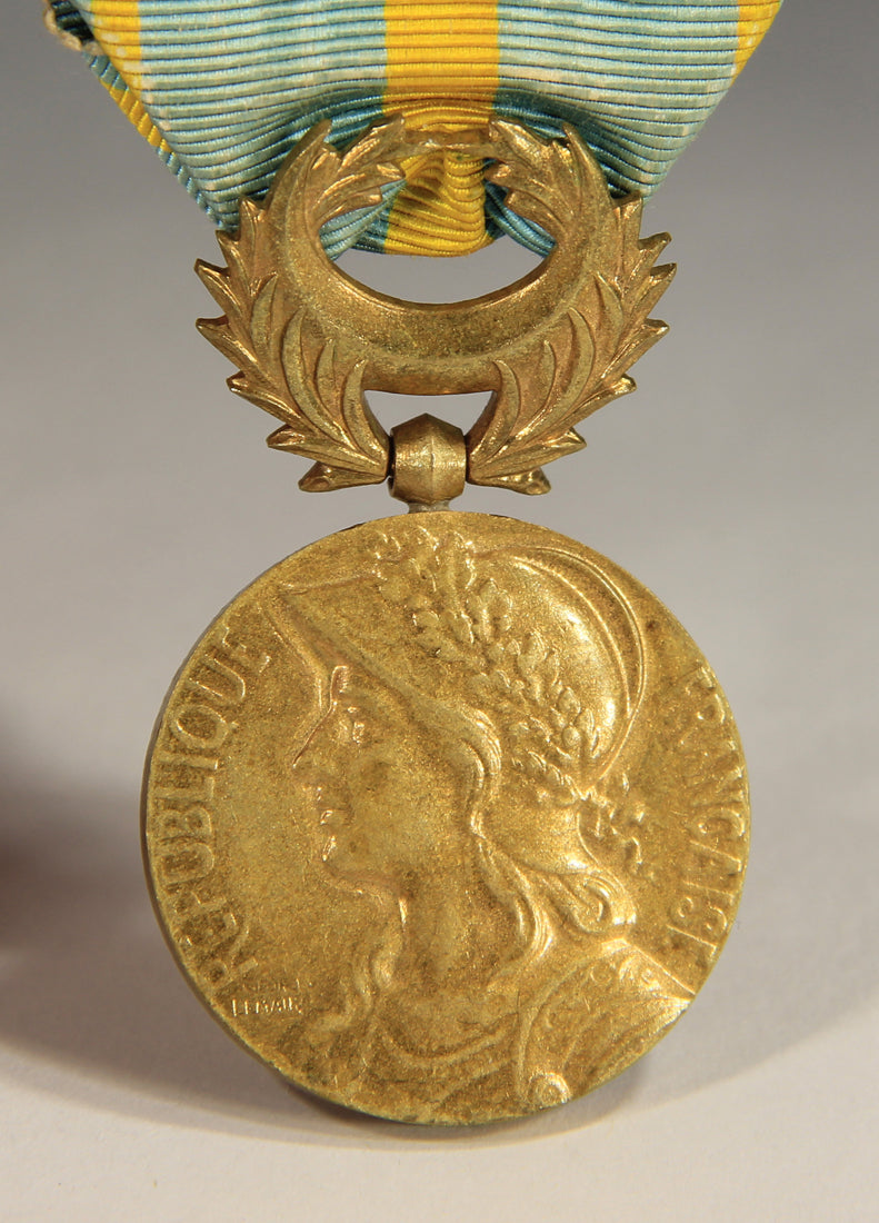 France 1926 WWI Médaille Commémorative D'Orient With Clasp - Gilded Bronze L019512