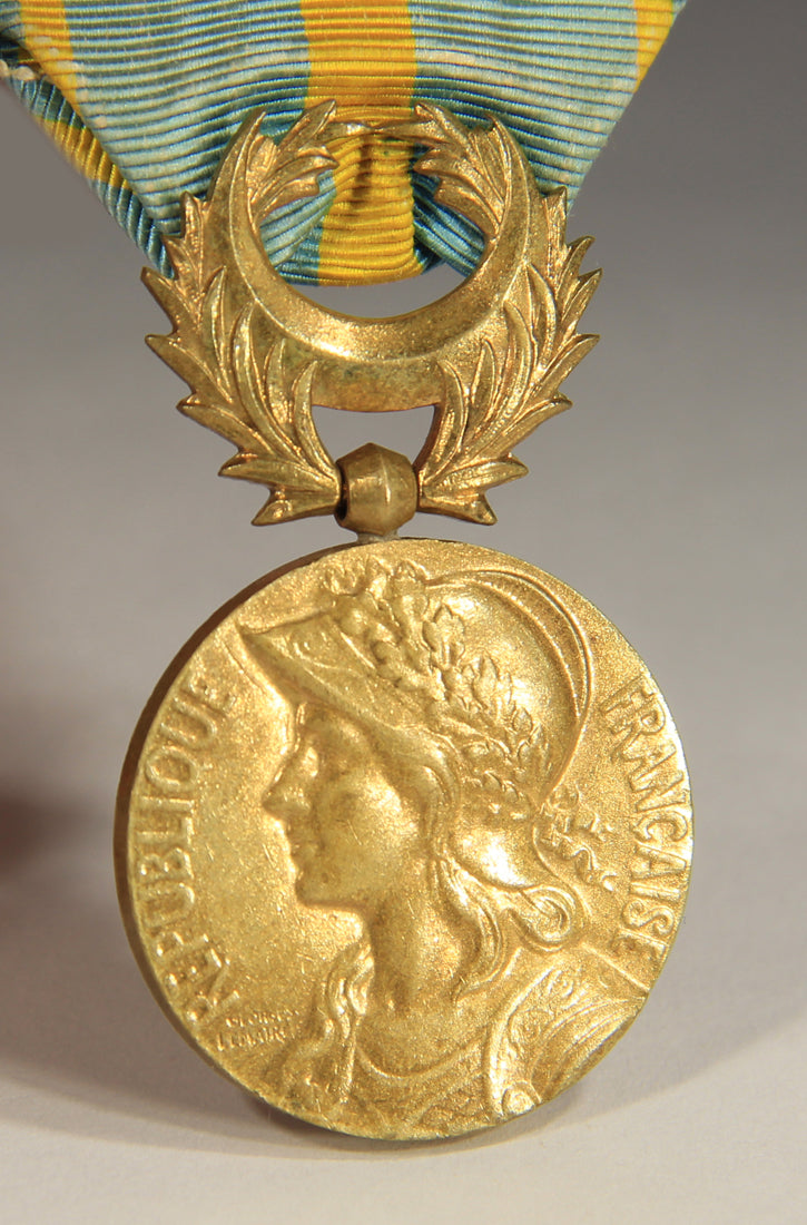 France 1926 WWI Médaille Commémorative D'Orient With Clasp - Gilded Bronze L019512