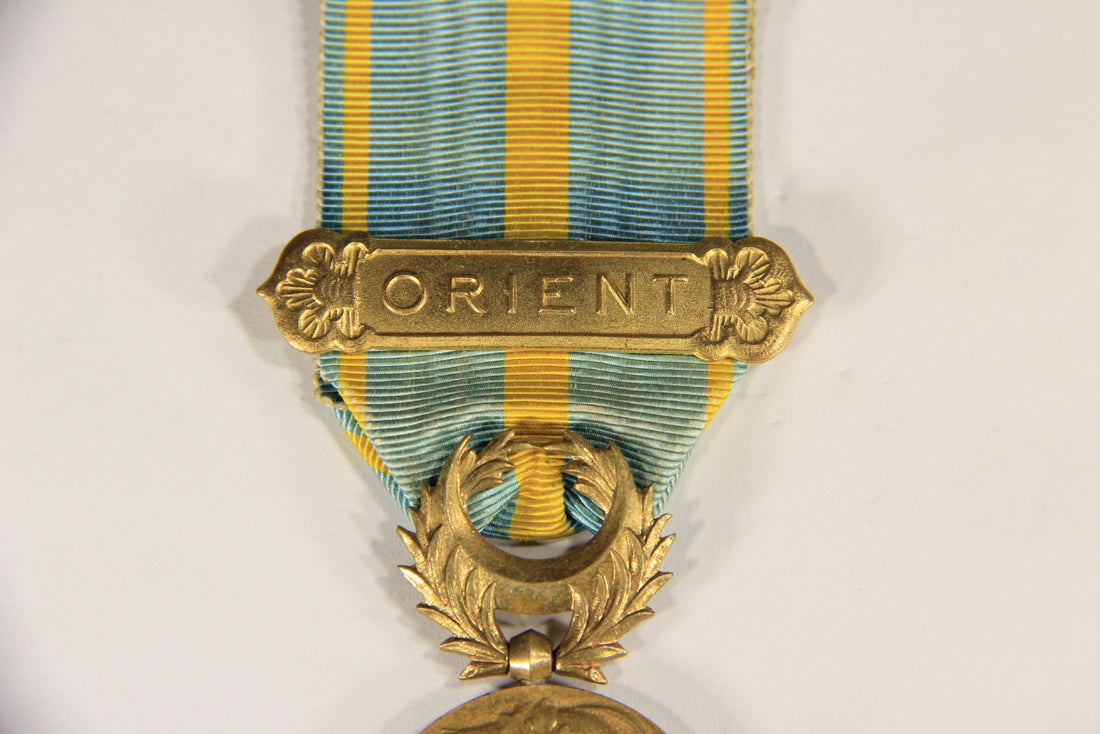 France 1926 WWI Médaille Commémorative D'Orient With Clasp - Gilded Bronze L019512