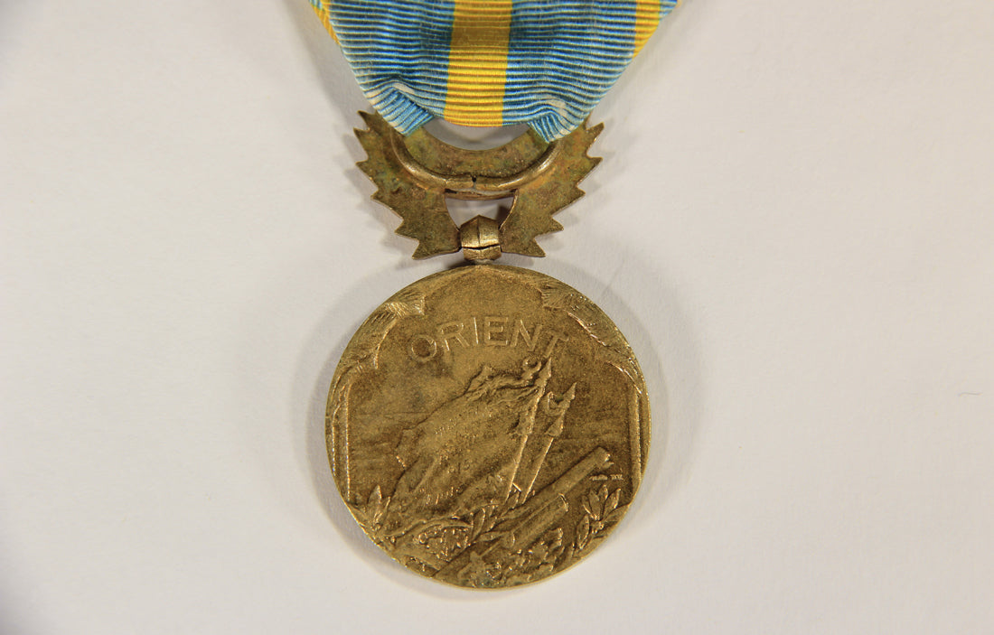France 1926 WWI Médaille Commémorative D'Orient With Clasp - Gilded Bronze L019512