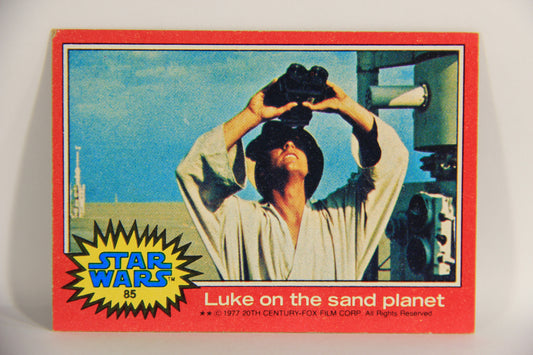 Star Wars 1977 Trading Card #85 Luke On The Sand Planet ENG Topps L019900