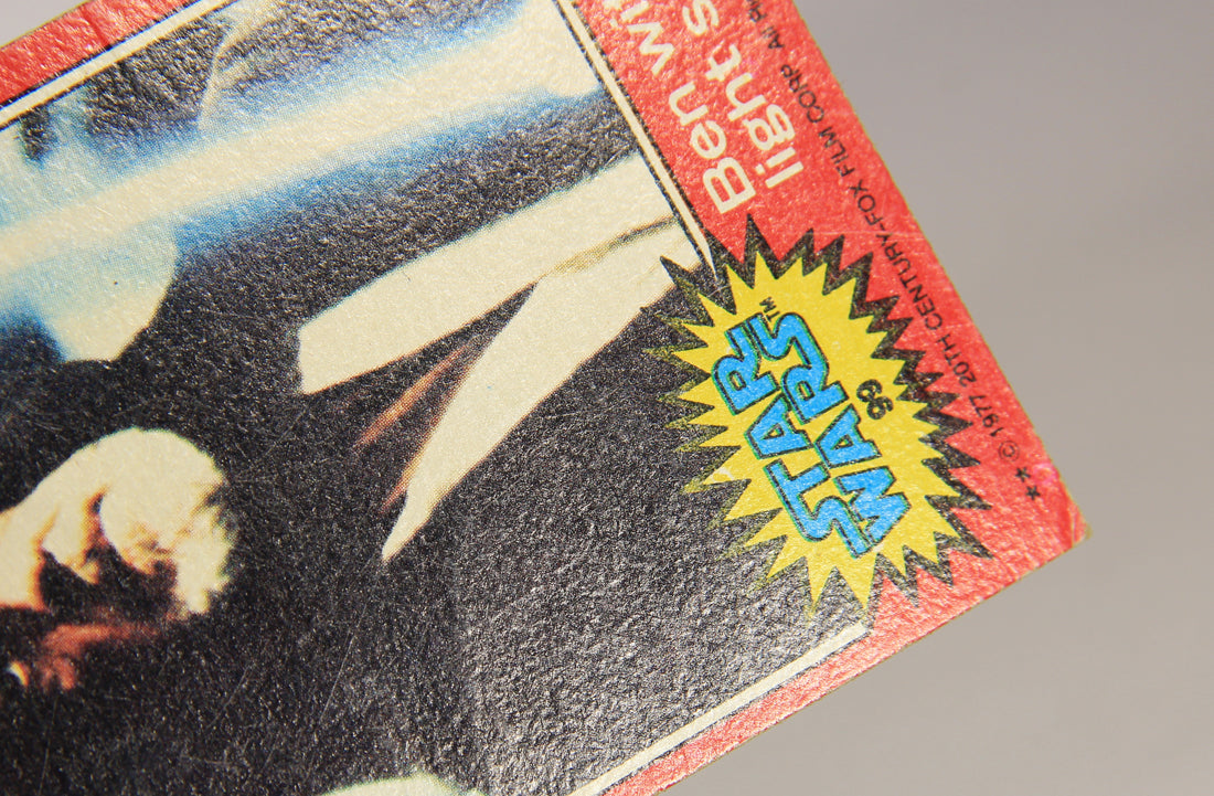Star Wars 1977 Trading Card #99 Ben With The Light Sabre ENG Topps L019909