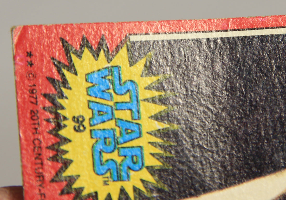 Star Wars 1977 Trading Card #99 Ben With The Light Sabre ENG Topps L019909