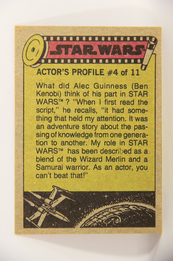 Star Wars 1977 Trading Card #111 Chewie And Han Solo ENG Topps L019917