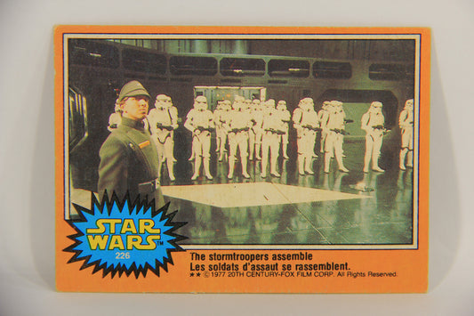Star Wars 1977 Trading Card #226 The Stormtroopers Assemble FR-ENG OPC L020052