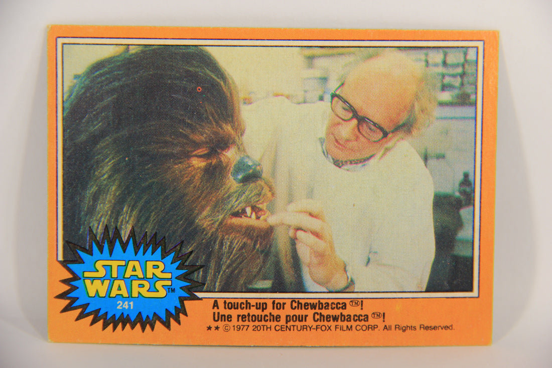 Star Wars 1977 Trading Card #241 A Touch-Up For Chewbacca FR-ENG OPC L020061