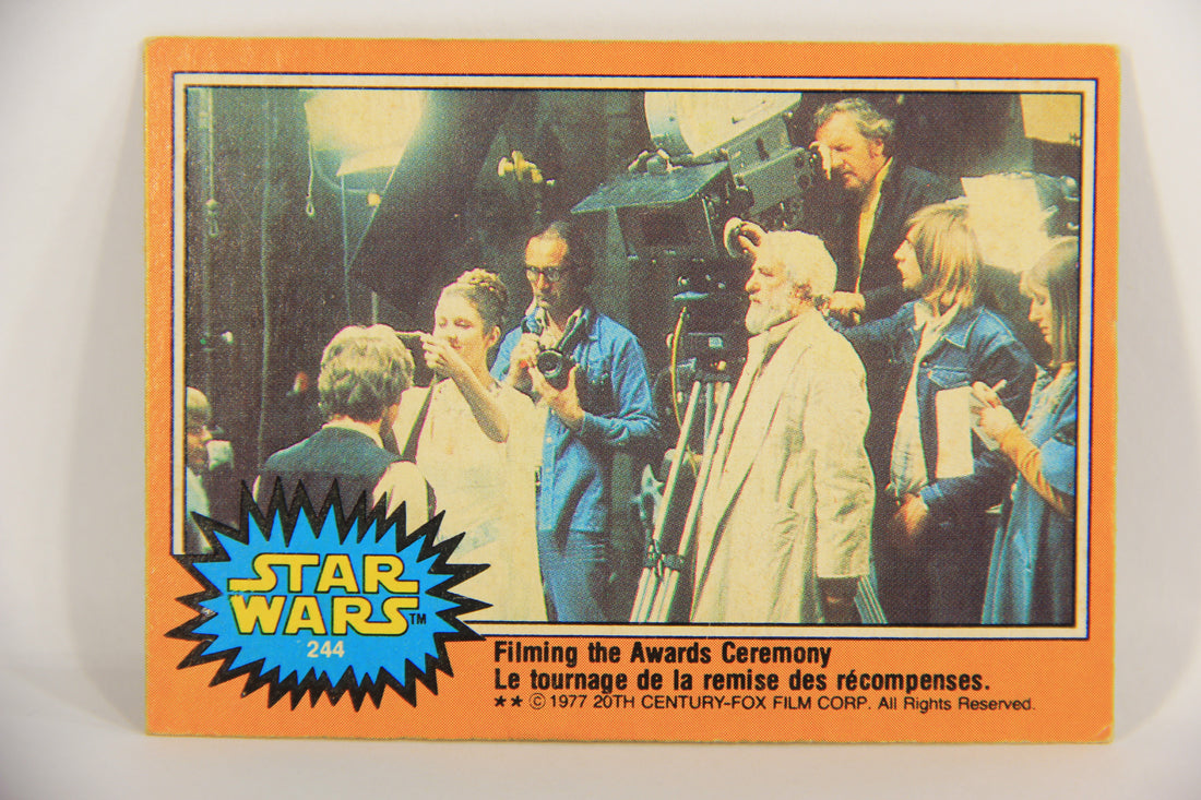 Star Wars 1977 Trading Card #244 Filming The Awards Ceremony FR-ENG OPC L020064