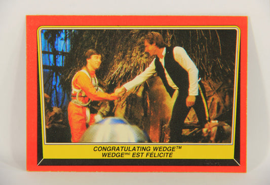 Star Wars Return Of The Jedi 1983 Card #127 Congratulating Wedge FR-ENG OPC L020160