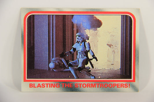 Star Wars Empire Strikes Back Card #111 Blasting The Stormtroopers ENG Topps L020258