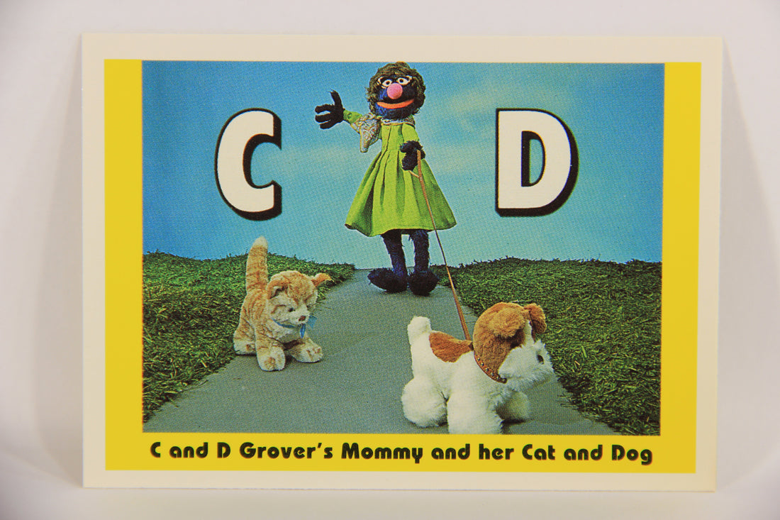 Sesame Street TV Show 1992 Card #24 C And D Grover's Mommy And Her Cat And Dog L020647